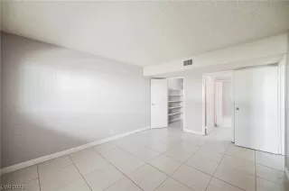 Photo #3: 2495862 Listing 