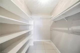 Photo #5: 2495862 Listing 