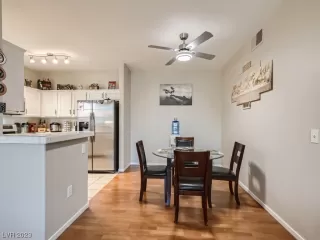 Photo #4: 2495922 Listing