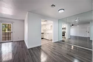 Photo #6: 2495931 Listing