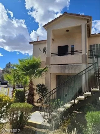 Photo #3: 2495943 Listing 