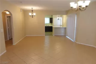 Photo #5: 2495956 Listing 