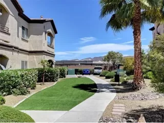 Photo #1: 2495976 Listing 