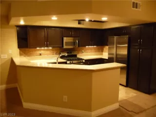 Photo #1: 2495986 Listing