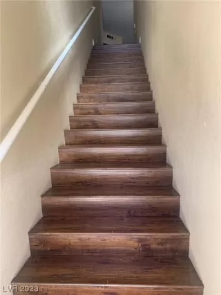Photo #4: 2495986 Listing