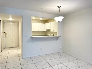 Photo #5: 2495996 Listing 