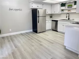 Photo #3: 2496011 Listing 