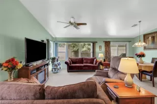 Photo #3: 2496013 Listing