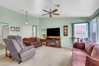 Photo #4: 2496013 Listing