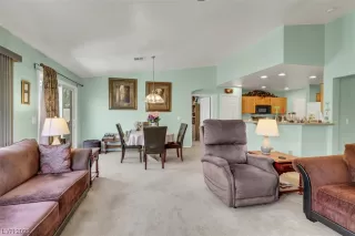 Photo #5: 2496013 Listing