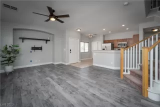 Photo #3: 2496020 Listing