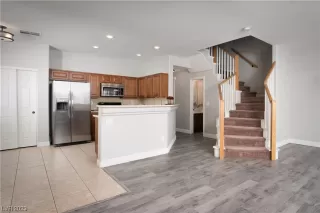 Photo #5: 2496020 Listing