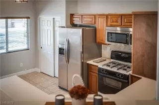 Photo #6: 2496020 Listing