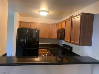 Photo #4: 2496026 Listing 