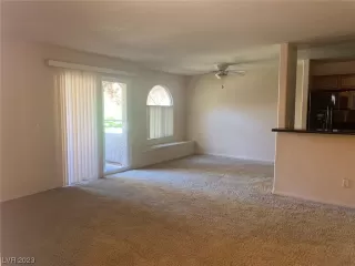 Photo #6: 2496026 Listing 