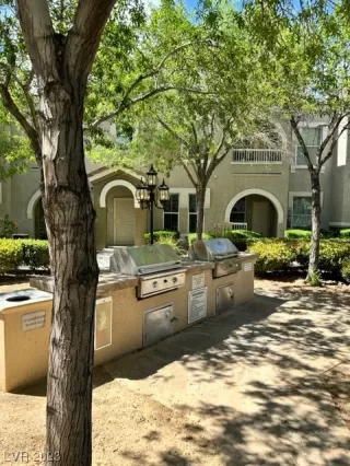 Photo #1: 2496034 Listing