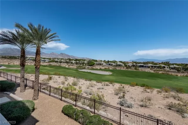 MLS: 2496041 Condo For Sale