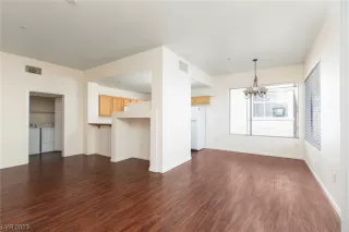 Photo #6: 2496046 Listing 