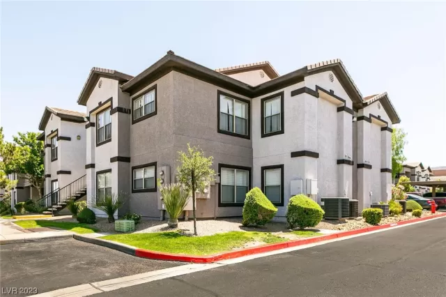 MLS: 2496095 Condo For Sale