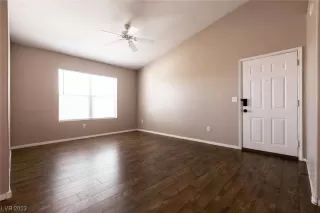 Photo #4: 2496095 Listing