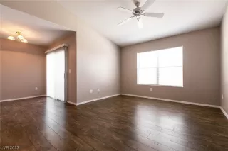 Photo #5: 2496095 Listing