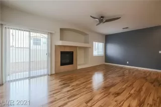 Photo #3: 2496097 Listing 