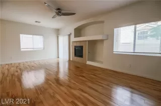 Photo #4: 2496097 Listing 