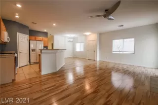 Photo #5: 2496097 Listing 