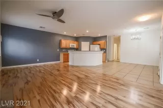 Photo #6: 2496097 Listing 