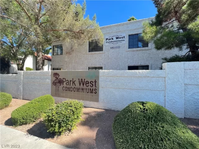MLS: 2496100 Condo For Sale