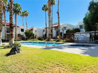 Photo #2: 2496100 Listing