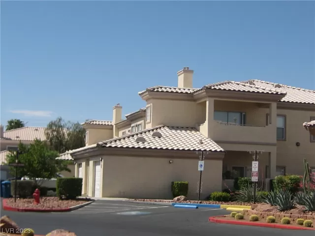 MLS: 2496131 Condo For Sale