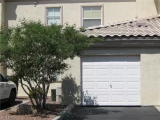 Photo #2: 2496131 Listing