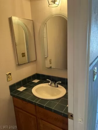 Photo #4: 2496155 Listing 