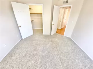 Photo #5: 2496175 Listing 