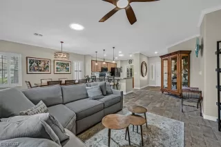 Photo #4: 2496182 Listing 