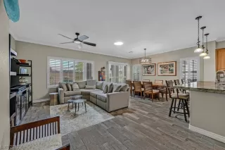 Photo #5: 2496182 Listing 