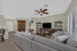 Photo #6: 2496182 Listing 