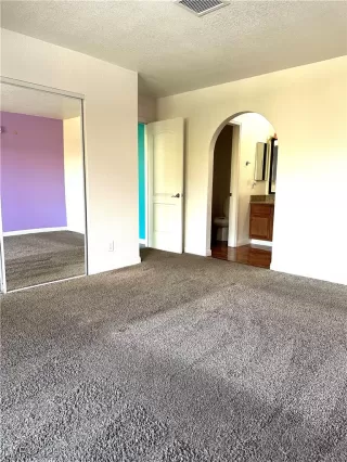 Photo #6: 2496240 Listing 