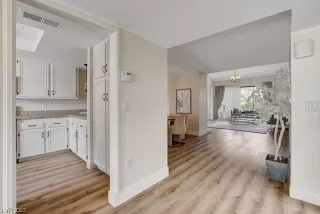 Photo #2: 2496260 Listing 