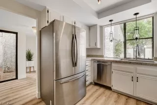 Photo #4: 2496260 Listing 