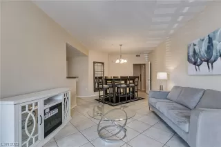 Photo #5: 2496265 Listing 