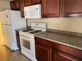 Photo #3: 2496267 Listing 