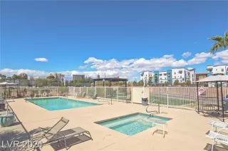 Photo #5: 2496277 Listing 