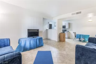 Photo #3: 2496288 Listing 