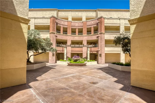 MLS: 2496321 Condo For Sale