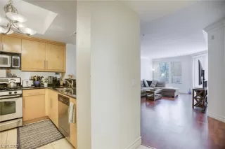 Photo #4: 2496321 Listing