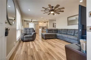 Photo #6: 2496337 Listing 