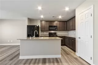 Photo #2: 2496341 Listing 