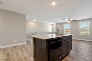 Photo #4: 2496341 Listing 